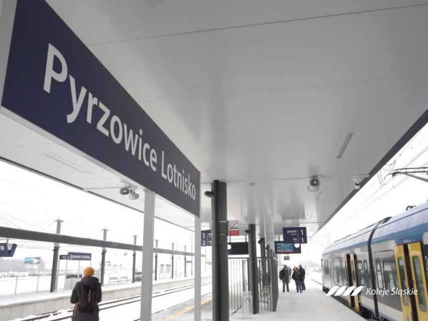 Ile osób jeździ nową linią do Pyrzowic? - galeria