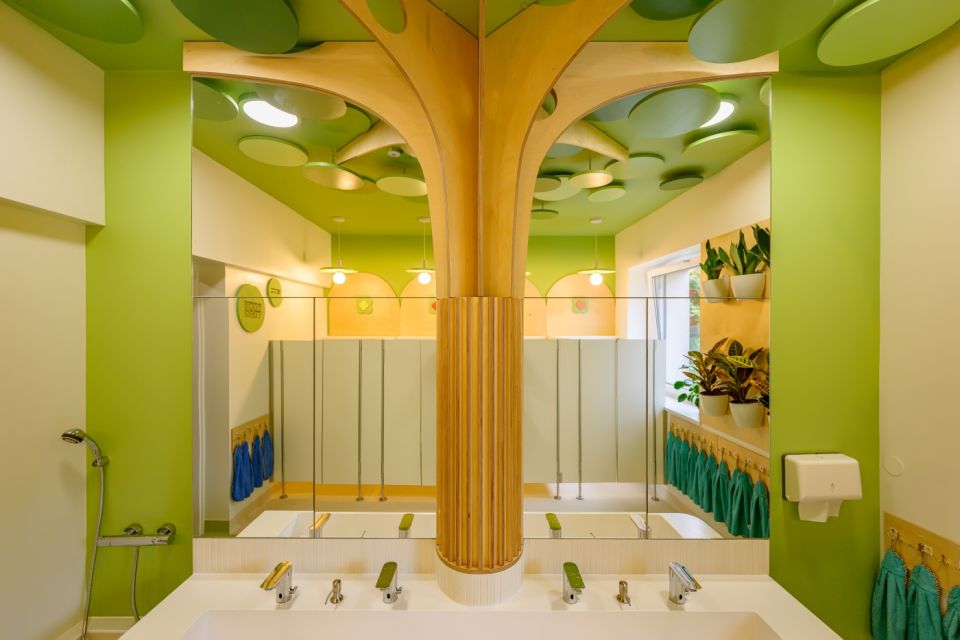 Akcja Tron: Przedszkole w Ożarowicach zmienia swoje toalety dzięki dzieciom! - galeria