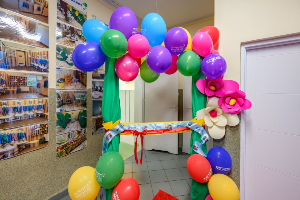 Akcja Tron: Przedszkole w Ożarowicach zmienia swoje toalety dzięki dzieciom! - galeria