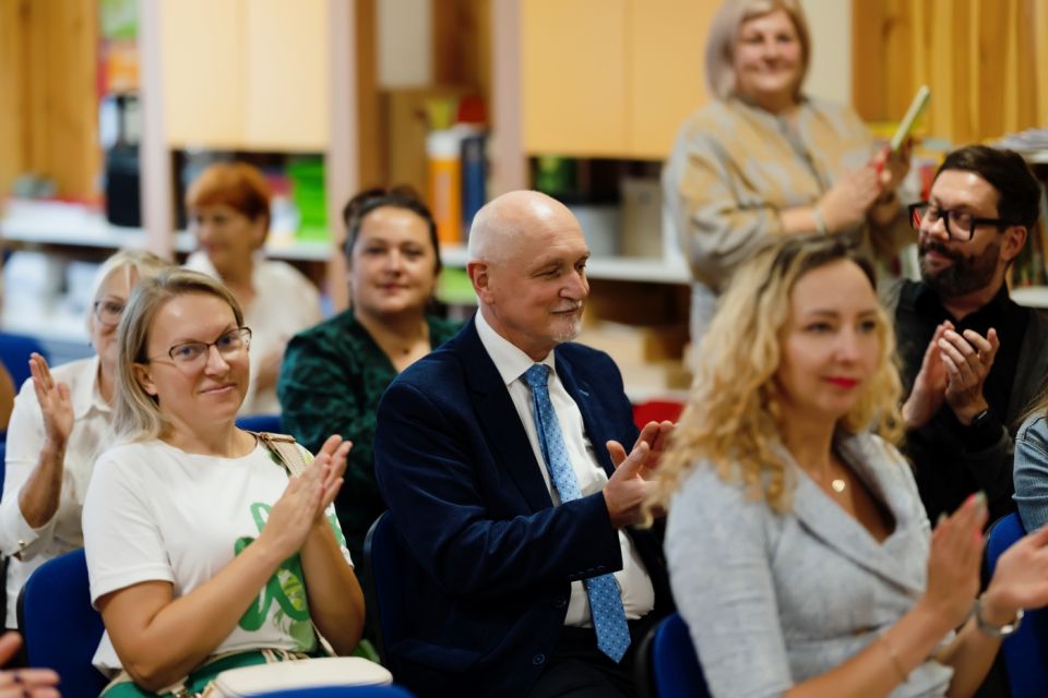 Akcja Tron: Przedszkole w Ożarowicach zmienia swoje toalety dzięki dzieciom! - galeria