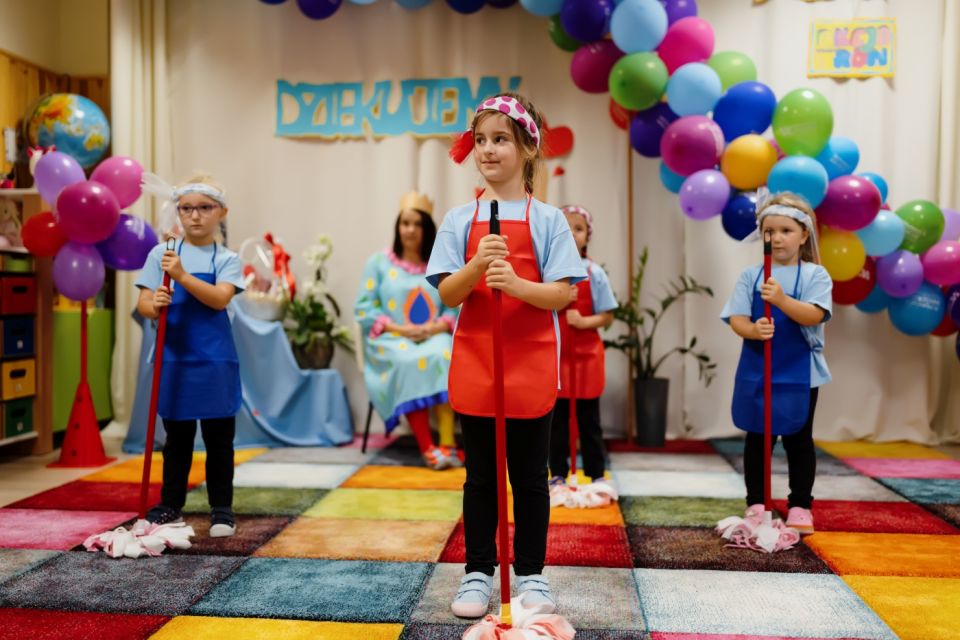 Akcja Tron: Przedszkole w Ożarowicach zmienia swoje toalety dzięki dzieciom! - galeria