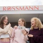 „Przydatne w drogerii” – korzystaj z aplikacji na zakupach w Rossmannie - galeria
