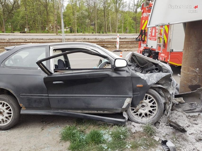Tragedia w Będzinie. W wypadku zginął 36-letni kierowca! - galeria