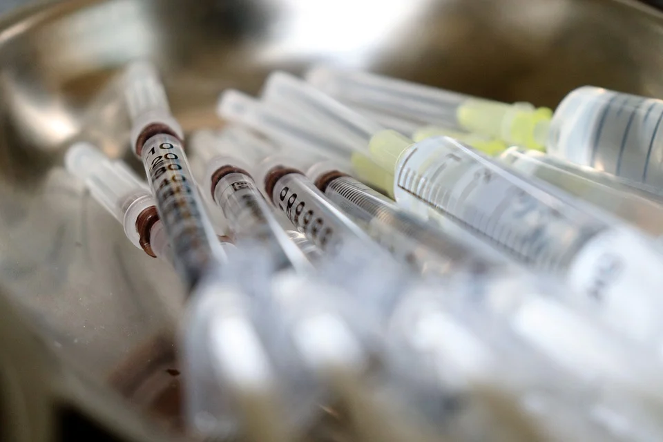 Dworczyk: odsetek osób w Polsce, które otrzymały szczepionkę, najwyższy w UE - galeria