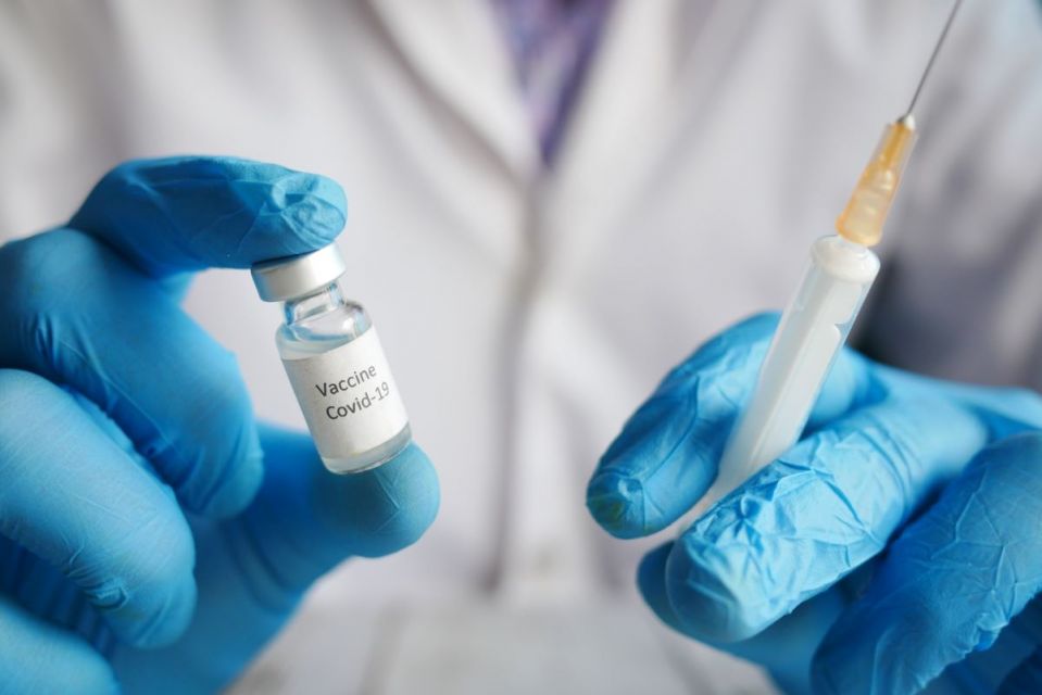 Szczepionka na nowy wariant koronawirusa już od 6 grudnia. Kto może się zaszczepić? - galeria