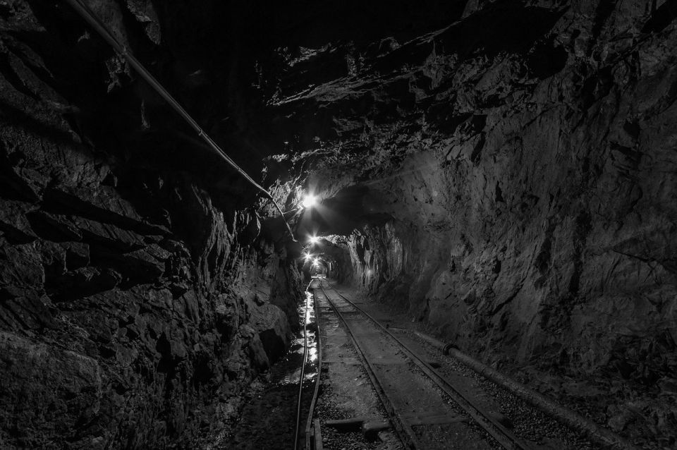 W kopalni Zofiówka w Jastrzębiu-Zdroju doszło do tąpnięcia i wyrzutu metanu - galeria