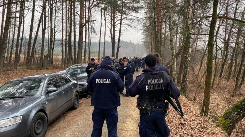 Ustawka 50 pseudokibiców przy A4 w Jaworznie – policja interweniowała na czas - galeria