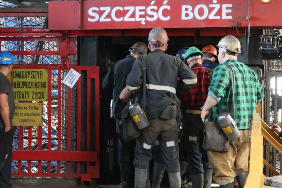 Kopiowanie i rozpowszechnianie zdjęć bez zgody autora zabronione. Ankiety i punkty konsultacyjne – PGG pyta pracowników - galeria