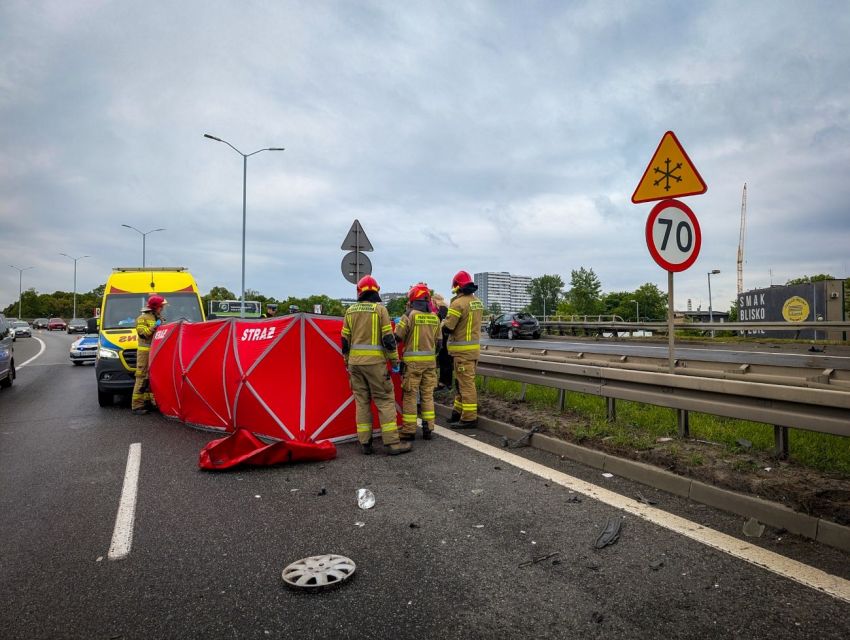 Poważny wypadek na DTŚ. Jedna osoba wypadła z pojazdu - ku przestrodze! [ZDJĘCIA] - galeria