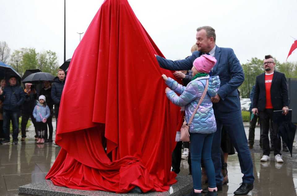 Odsłonięcie rzeźby Włodzimierza Mazura, legendy piłkarskiego Zagłębia Sosnowiec - galeria