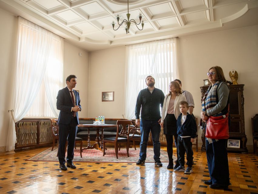 Zwycięzca aukcji WOŚP zwiedził gmach Śląskiego Urzędu Wojewódzkiego - galeria