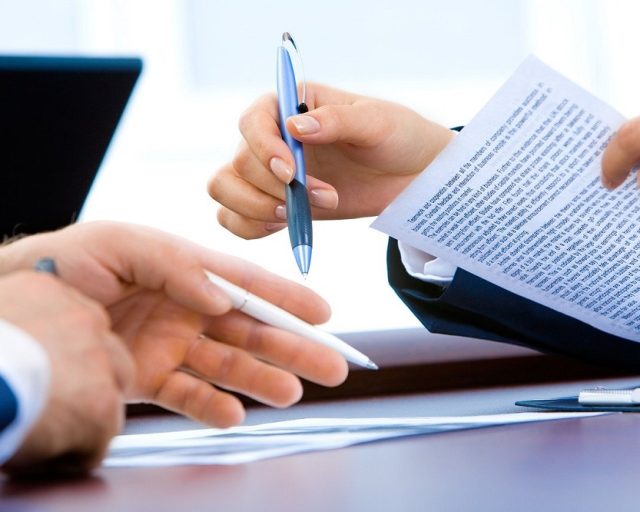 Pomoc dla turystyki, najemców galerii handlowych i sklepików szkolnych – ustawa przyjęta przez Sejm