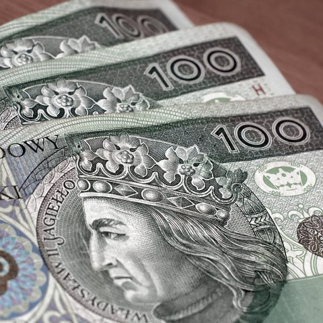 ZUS odnotował lawinowy napływ wniosków o wakacje składkowe