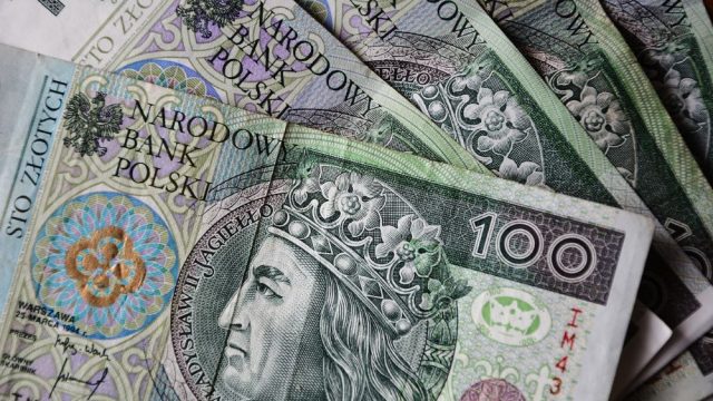 Dwie podwyżki płacy minimalnej w 2023 roku