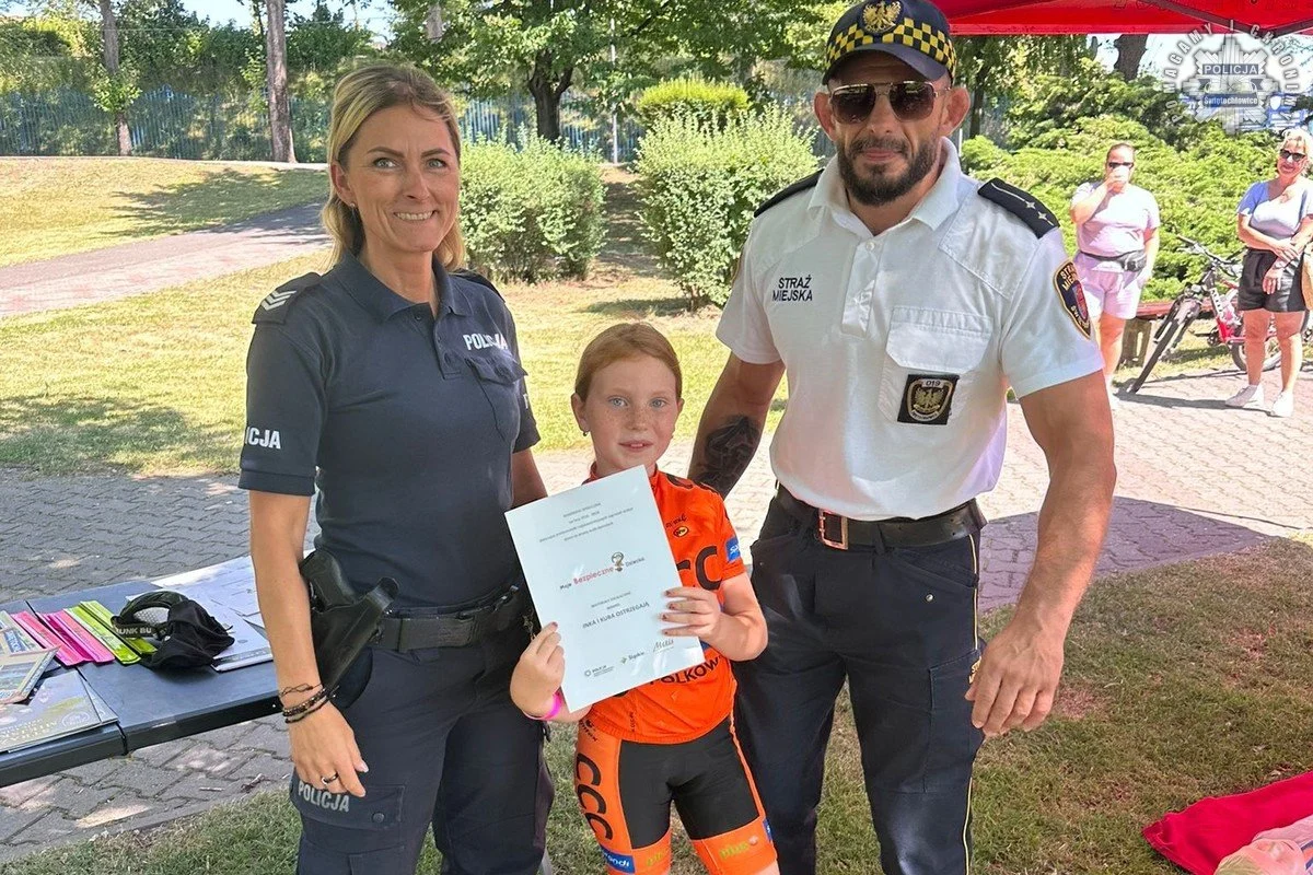 „Na trawie przy kawie” – rozmowy o bezpieczeństwie w wakacyjnym klimacie