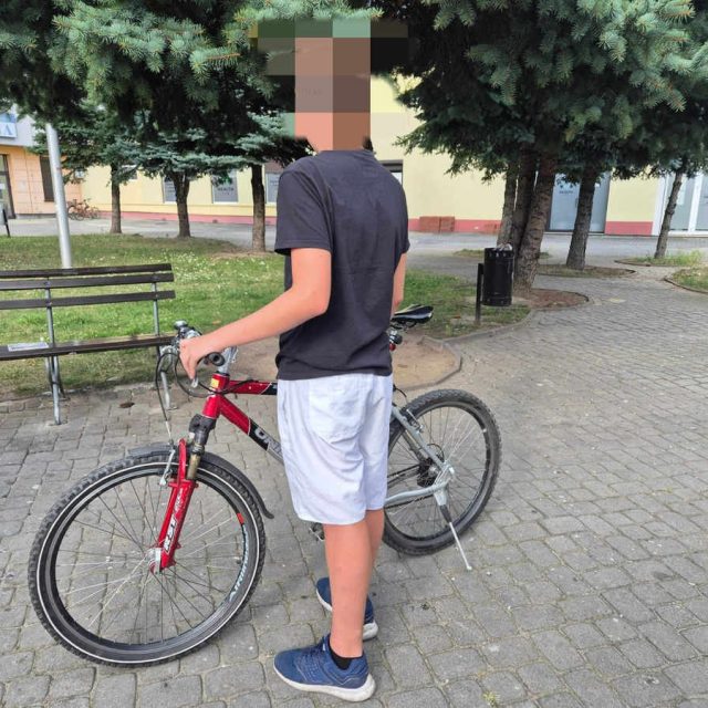 Policjanci z Knurowa zatrzymali 41-letnią kobietę podejrzaną o rozbój na 14-latku