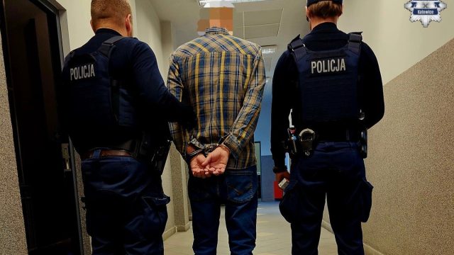 Agresywny 54-latek zatrzymany. Zaatakował ratownika medycznego w Katowicach