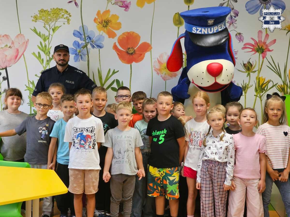 Pierwszoklasiści z Żor poznali zasady bezpieczeństwa z pomocą Policji