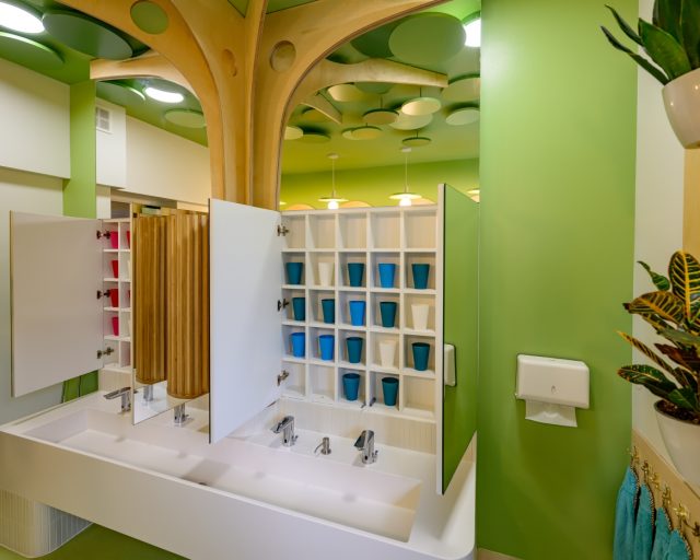 Akcja Tron: Przedszkole w Ożarowicach zmienia swoje toalety dzięki dzieciom!