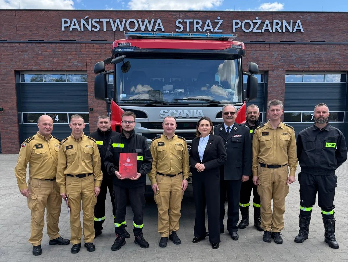 Nowy samochód dla OSP Zalesice oficjalnie przekazany w Rudzie Śląskiej